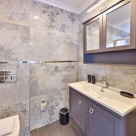 Kalkan Lisburn  *